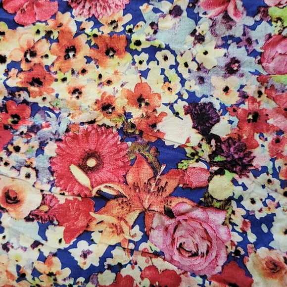 Floral cover up - Picture 2 of 7